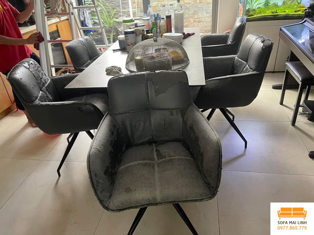 ghe ban an da chua boc lai